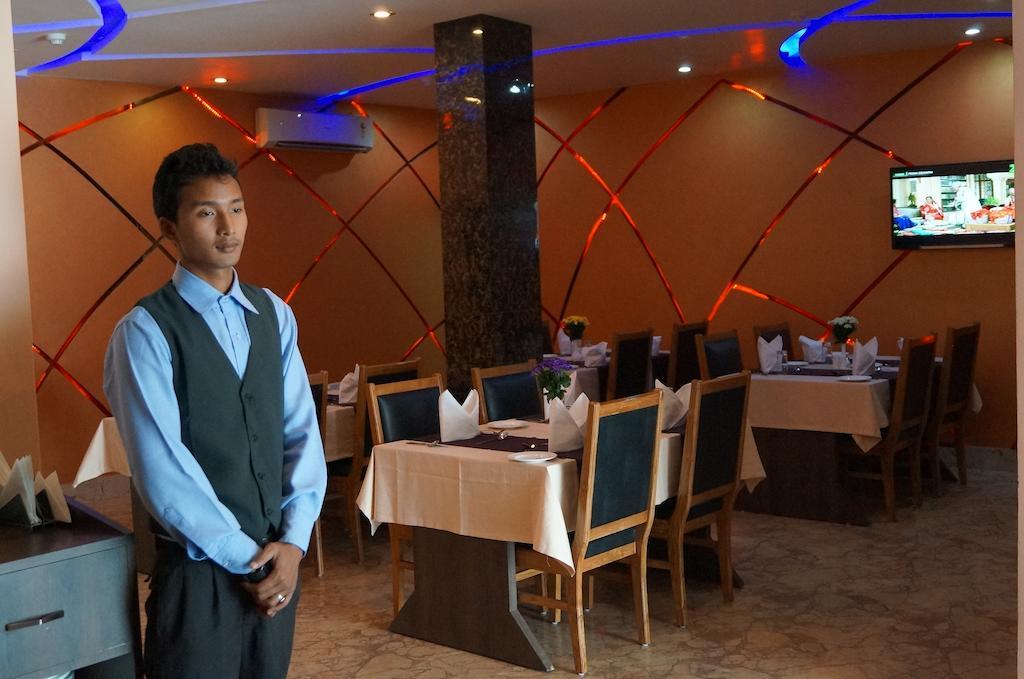 Collection O Hotel Highway Palace Guwahati Dış mekan fotoğraf