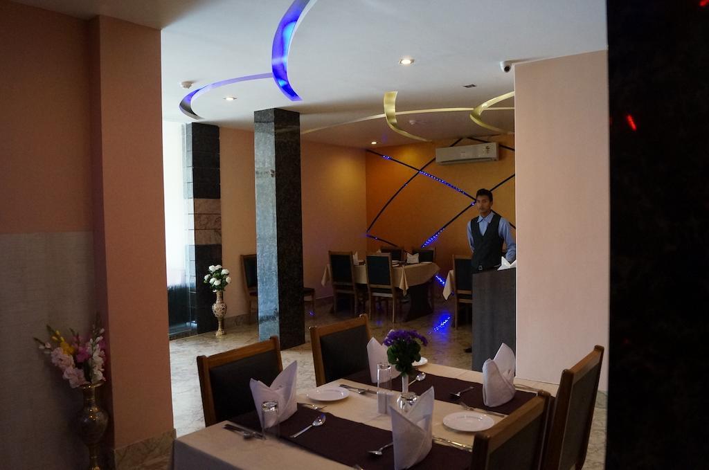 Collection O Hotel Highway Palace Guwahati Dış mekan fotoğraf